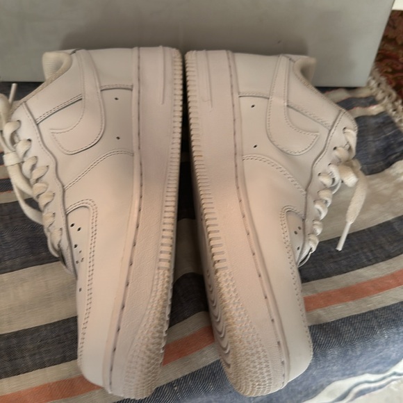 Nike Women's Air Force 1 ‘07 white SZ 9 - Picture 4 of 12